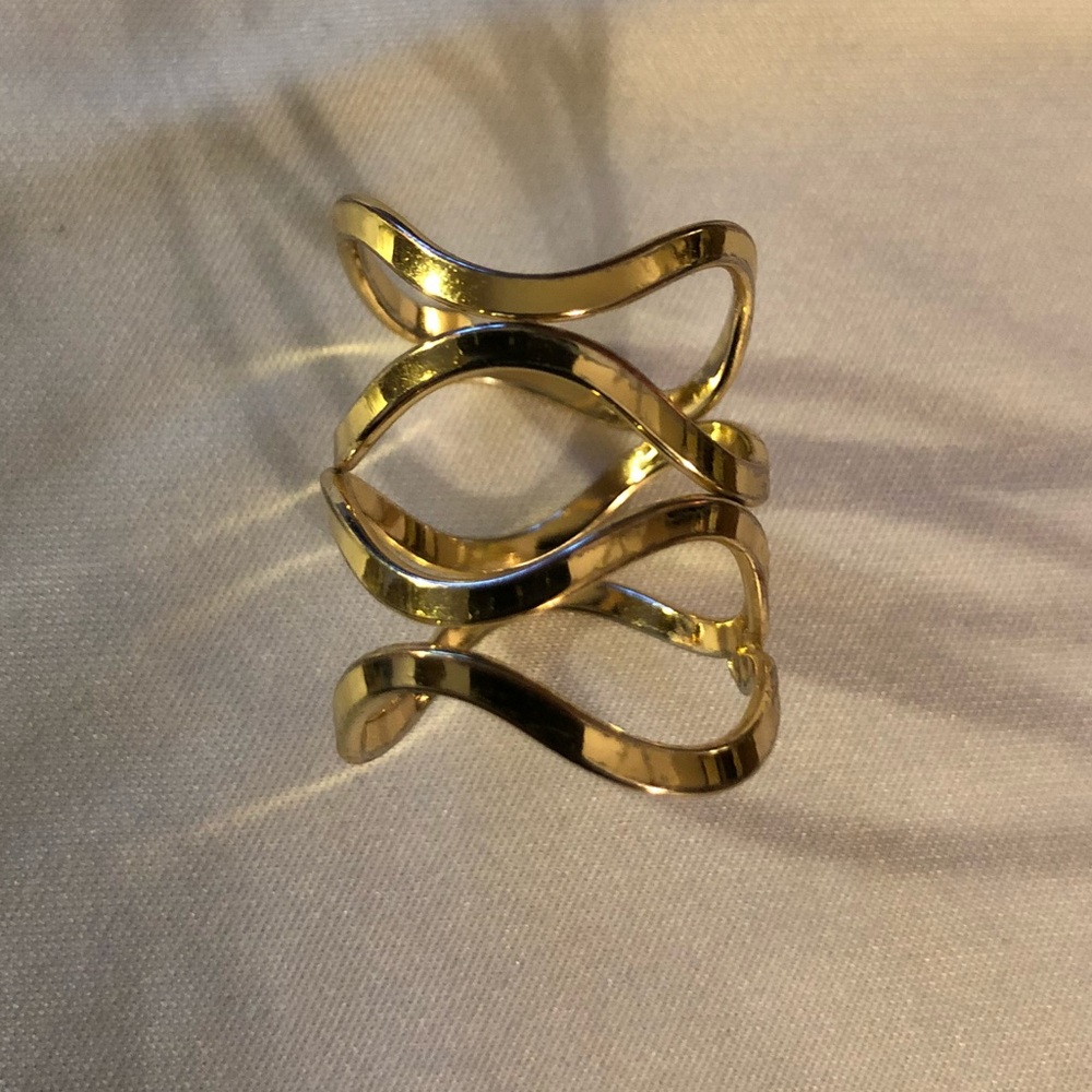 Gold Old Navy ring like new.